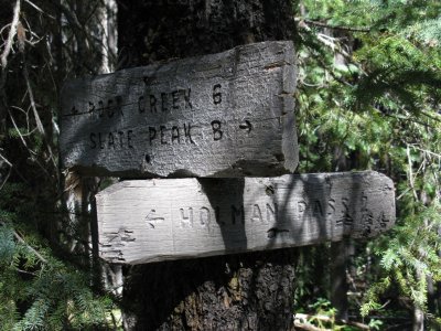 Holman Pass sign