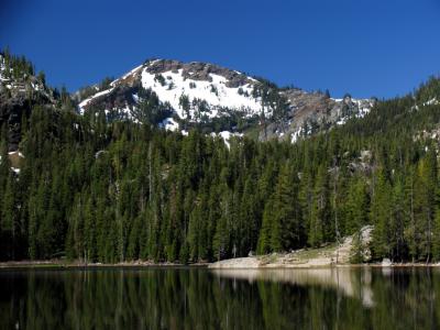 Peak 7550 above Campbell lake