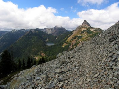 Chikamin ridge trail