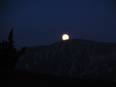 Moonrise in the Goat Rocks