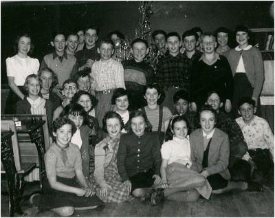 left to right:

Standing: Gail Fahner, Bill Sears, Brian Tinley, Dave Ray, Bob Musser, Walter Woods, ?, Earl Barlow, Dave Sims, ?, Barry Atkinson, ?, Barry Gessner, ?, ?.

Kneeling: Dorothy Jackson, Bernice Tustin, David Pike, Janet Swanky, Bayne Robertson, Diane Turcotte, Barbara Sutherland, Donald Kato, Fred Lang, ?.

Sitting: Joanne Percy, Valerie Shaw, Barbara Jones, Janet Sundell, Joyce Snudden, Iris Hopgood.