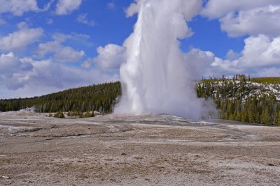e Vacation 2011 GH2 ps cs5 old faithful edit P1030663.jpg