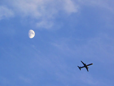 e Moon and Plane FZ7 ps cs2 P5615.jpg