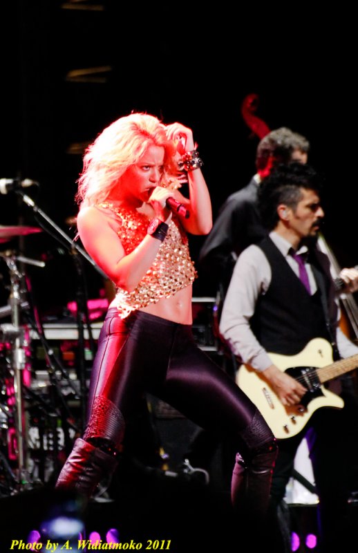 Shakira-20110924-8038.jpg