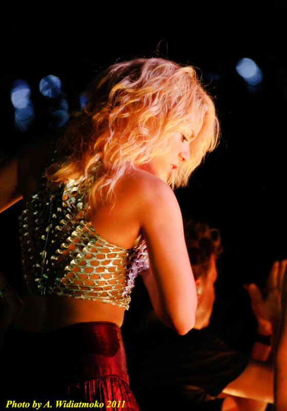 Shakira at Singapore GP 2011