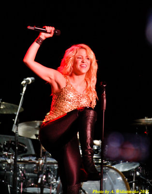 Shakira-20110924-7939.jpg