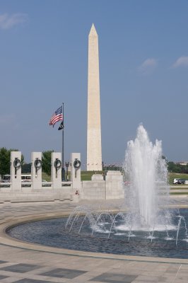 WW II Memorial and Washington Monument