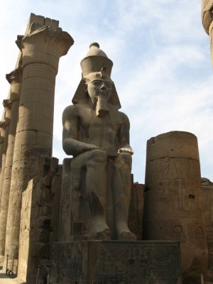 Setting Statue of Ramsses 2nd, Luxor Temple