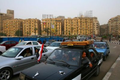 9093 Cars Tahrir Square.jpg