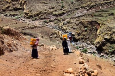 1083 Water carriers Gich.jpg