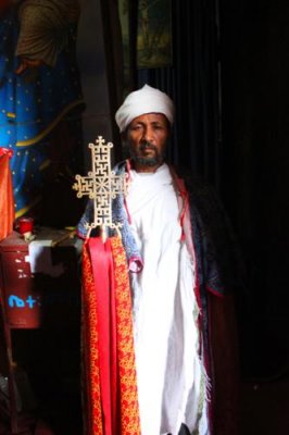 1377 Priest Lalibela.jpg