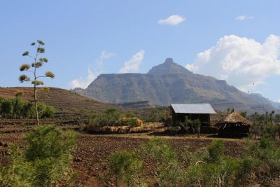 1304 Approaching Lalibela.jpg