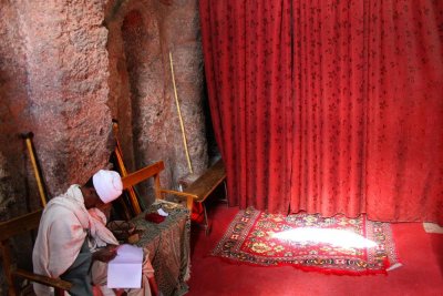 1396 King Lalibelas tomb.jpg
