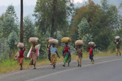 5210 Head carrying Rwanda.jpg