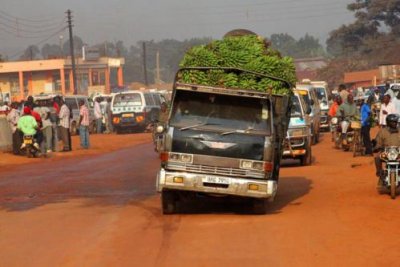 4311 Banana truck Kampala.jpg