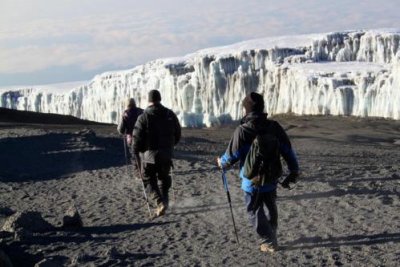 6096 Dave Paul descending Kili.jpg