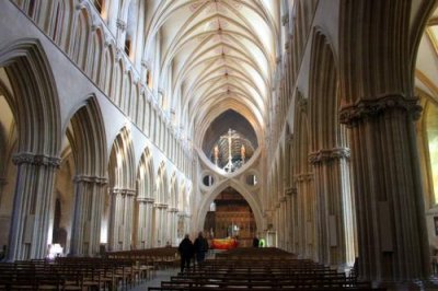 9464 Inside Wells Cathedral.jpg