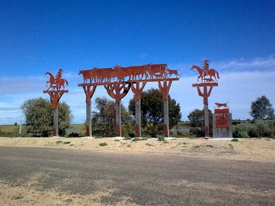 CobbHighwaySculpture24042012_020.jpg