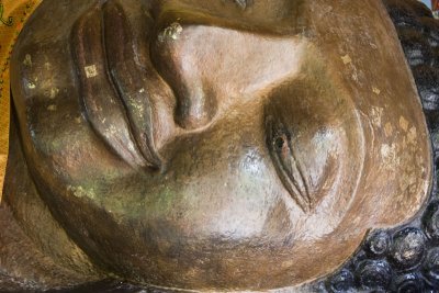 Sleeping Buddha at Wat Preas Ang Thom