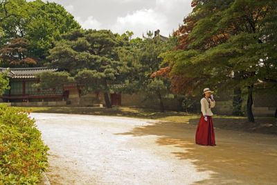 Entrance to the Secret Garden, Guide in period clothing.