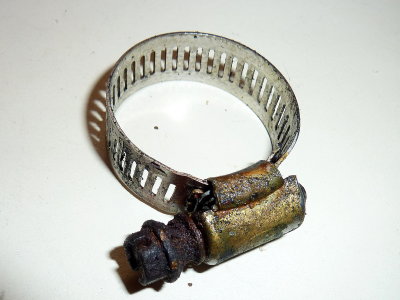 Unsuitable Hose Clamp / Should Be ALL STAINLESS