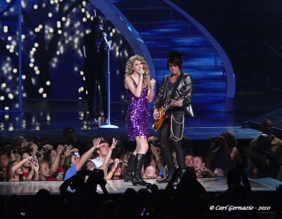 Taylor Swift & Grant Mickelson