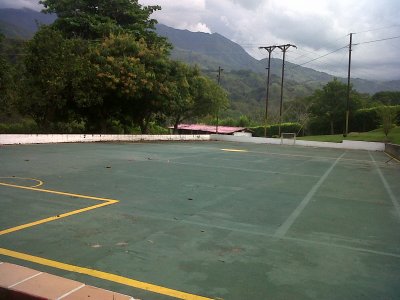 FINCA EN ALQUILER SAN JERONIMO Con  Picina y Lago