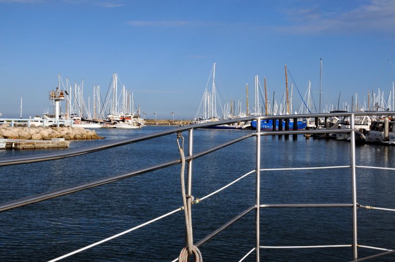 DSC_7463 Leaving Santa Barbara Harbor.jpg