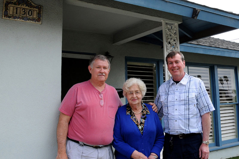 DSC_7552 Paul, Aunt Simone & Charlie 4x6.jpg