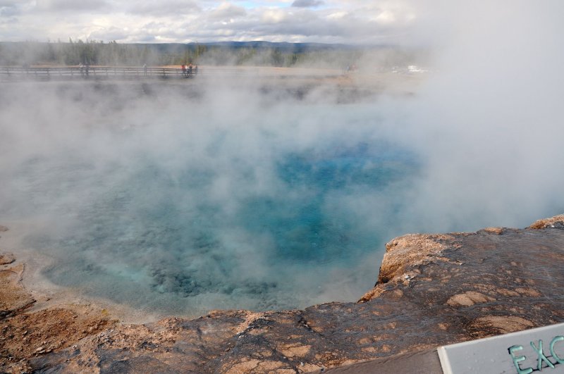 Yellowstone Midway Geyser Fld Excelsior.jpg