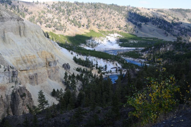 Yellowstone NP Above Tower Fall Road.jpg