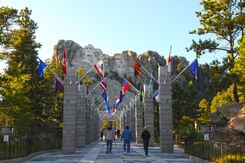 Mt Rushmore Flags of the USA.jpg