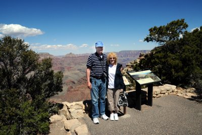 DSC_6545 Charlie & Bonnie at Grand Canyon.jpg