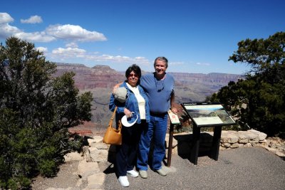 DSC_6546 Paul & Arlene At Grand Canyon.jpg