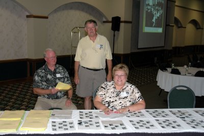 DSC_0003 Paul Berndt & Phil make sure Carole is correctly doing her job