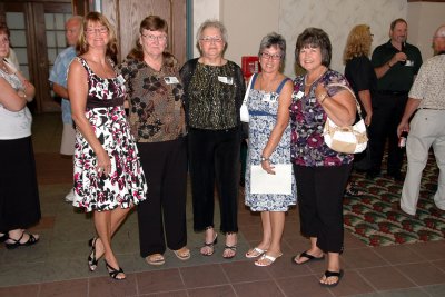 DSC_0014 Betty Belcher Heckley, Cathy Leason Haynes, Deanna Dove Dohner, Alice Chew Badger & Carolyn Thorp Ross