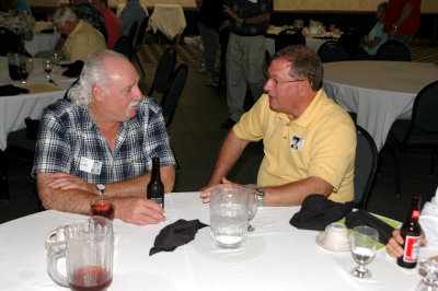 DSC_0047 Stan Lake and John Stiver catch up.