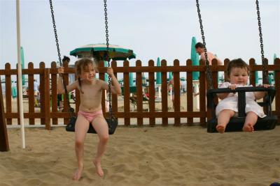 Isabel & Risn Swing