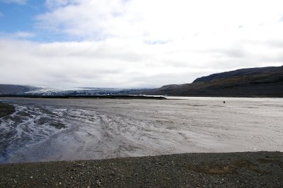 Fari yfir afall Grnalns - Crossing a river flowing into Grnaln