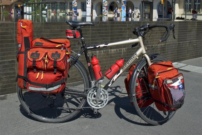 077  Marco - Touring Switzerland - Devinci Caribou touring bike