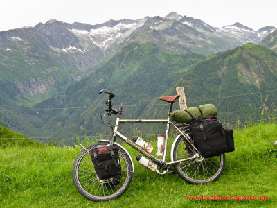 389    Ray touring France - Van Nicholas Pioneer touring bike