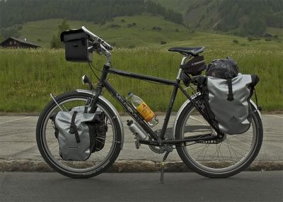 071  Matthias - Touring through Switzerland - Velo de Ville VDV400 touring bike
