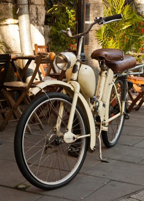 Krakow motor bike - minimal processing
