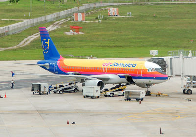 6Y-JAJ Air Jamaica Airbus A-320 at Ft Lauderdale
