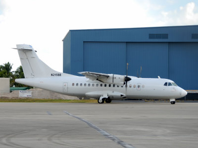 Private Aerospetiale ATR-42 ( N215BB )