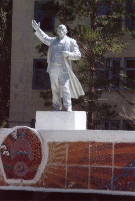 Lenin statue - Kochkor in 2004