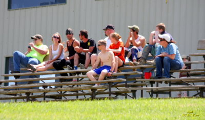 042_spectators.JPG