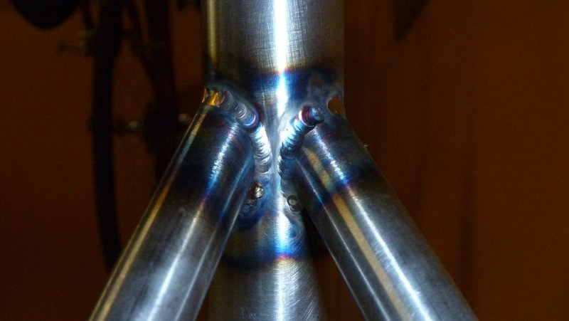 As always, camera macros of the welds look horrible compared to real life : (