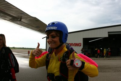 Megan's AFF Skydive 022.JPG