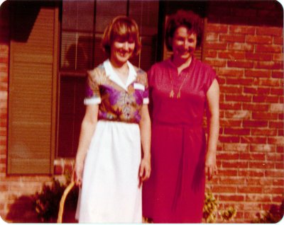 Martha and Eleanor Easter 1982.jpg